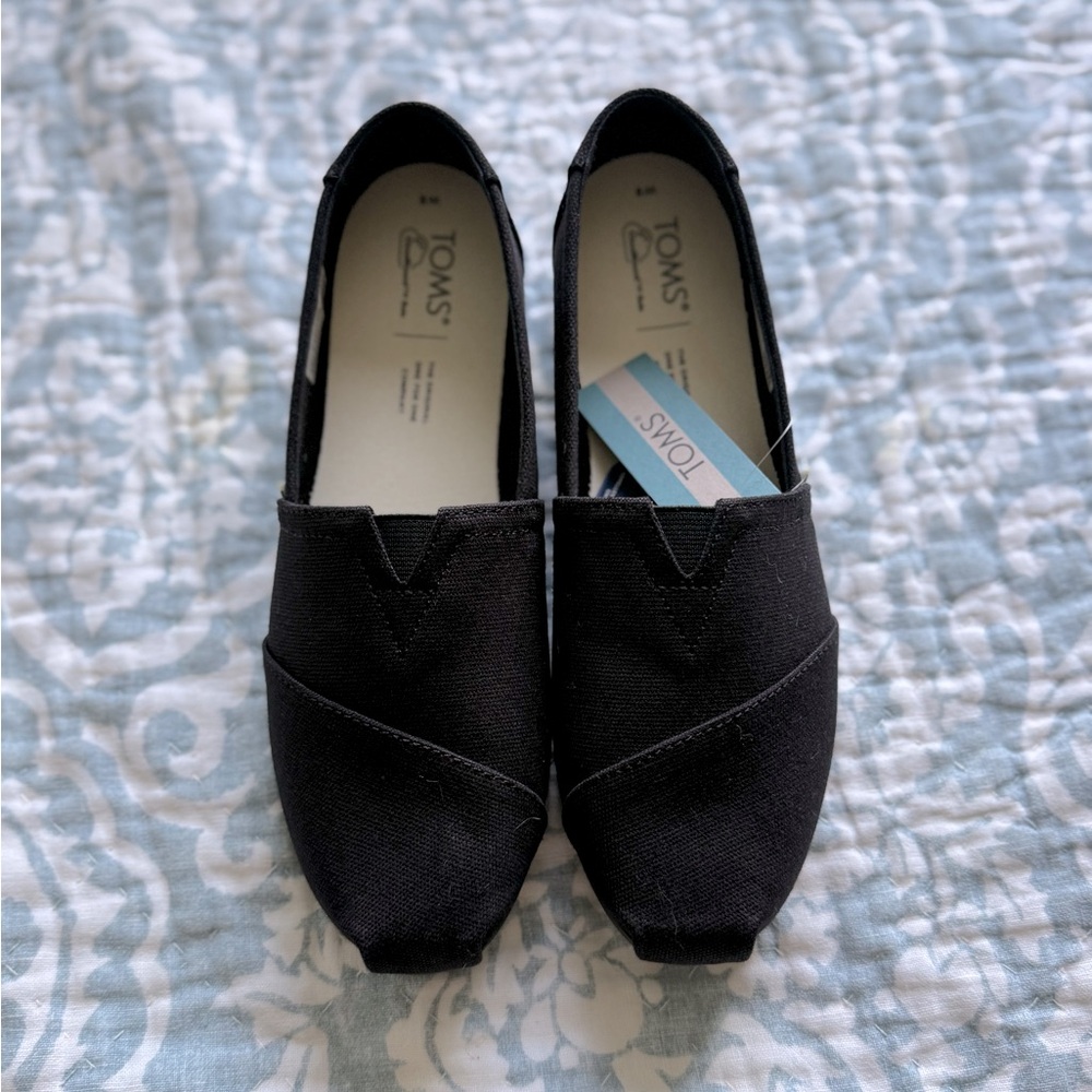 TOMS Classic Black Canvas Slip-Ons NWT